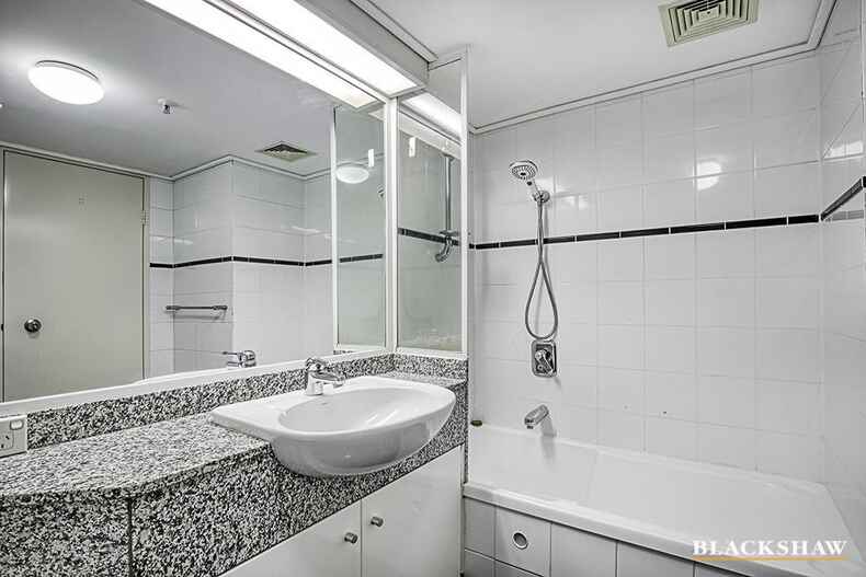 1802/2 Marcus Clarke Street City