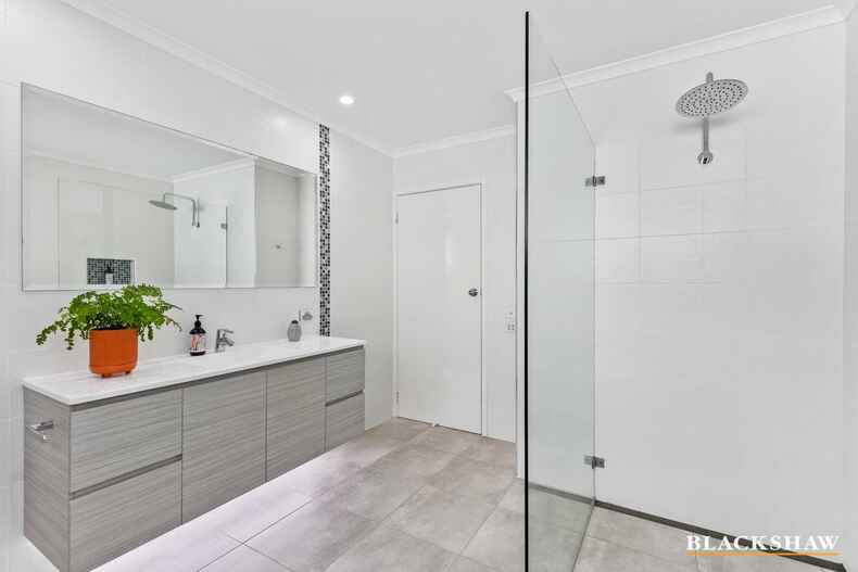 9 Calton Road Batehaven