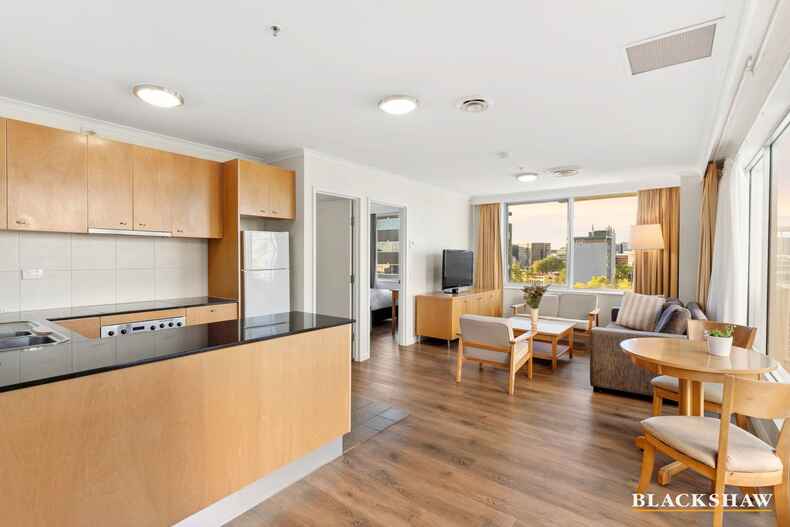 801/2 Akuna Street City