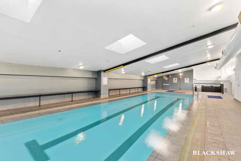 801/2 Akuna Street City