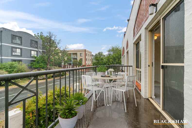 6/10 Tank Street Phillip