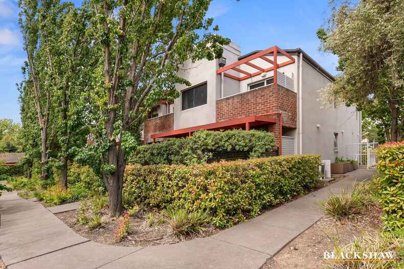 8/21 Majura Avenue Dickson