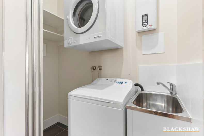 8/21 Majura Avenue Dickson