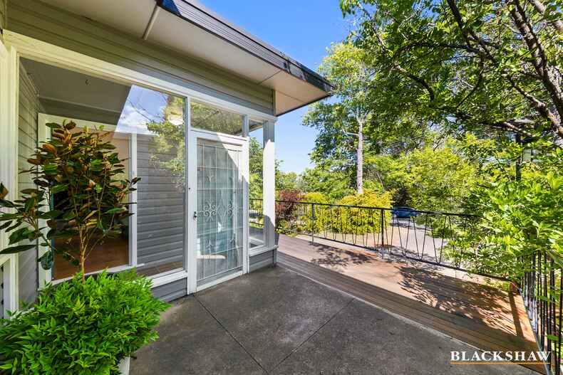 28  Carnegie Crescent Narrabundah