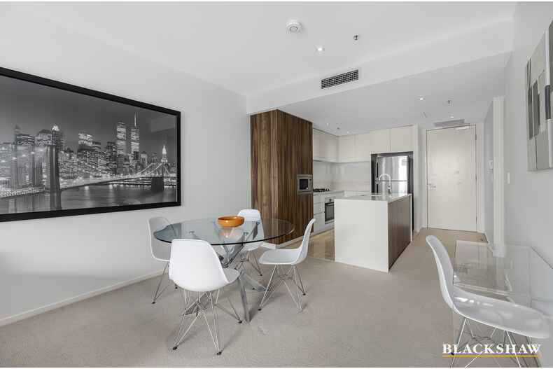 1021/240 Bunda Street City