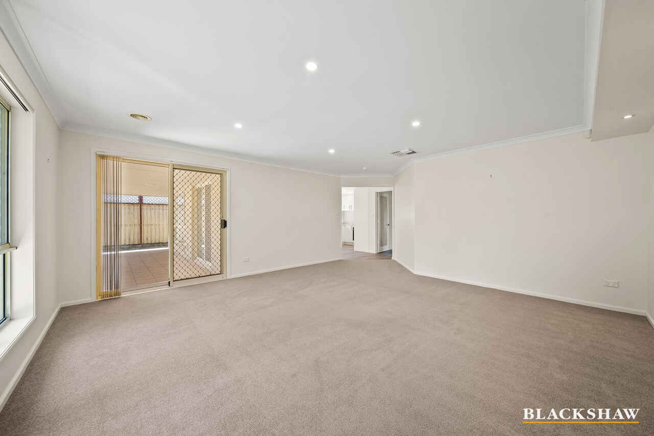 76 Rosewood Glen Jerrabomberra