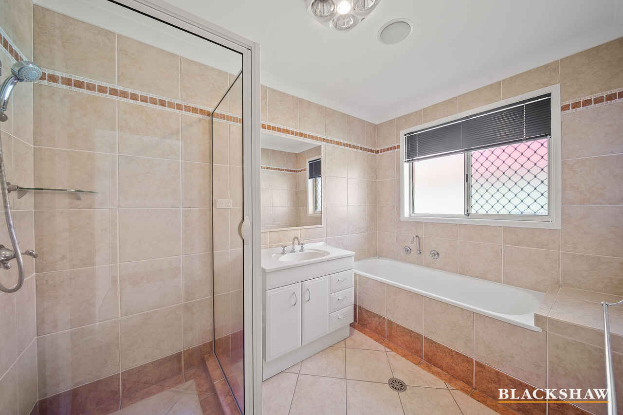 76 Rosewood Glen Jerrabomberra