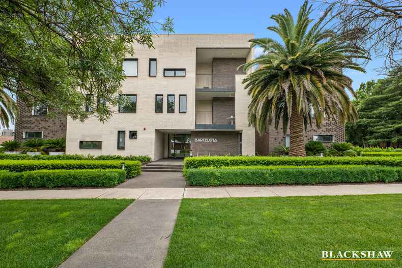 10/27 Moore Street Turner 10/27 Moore Street Turner