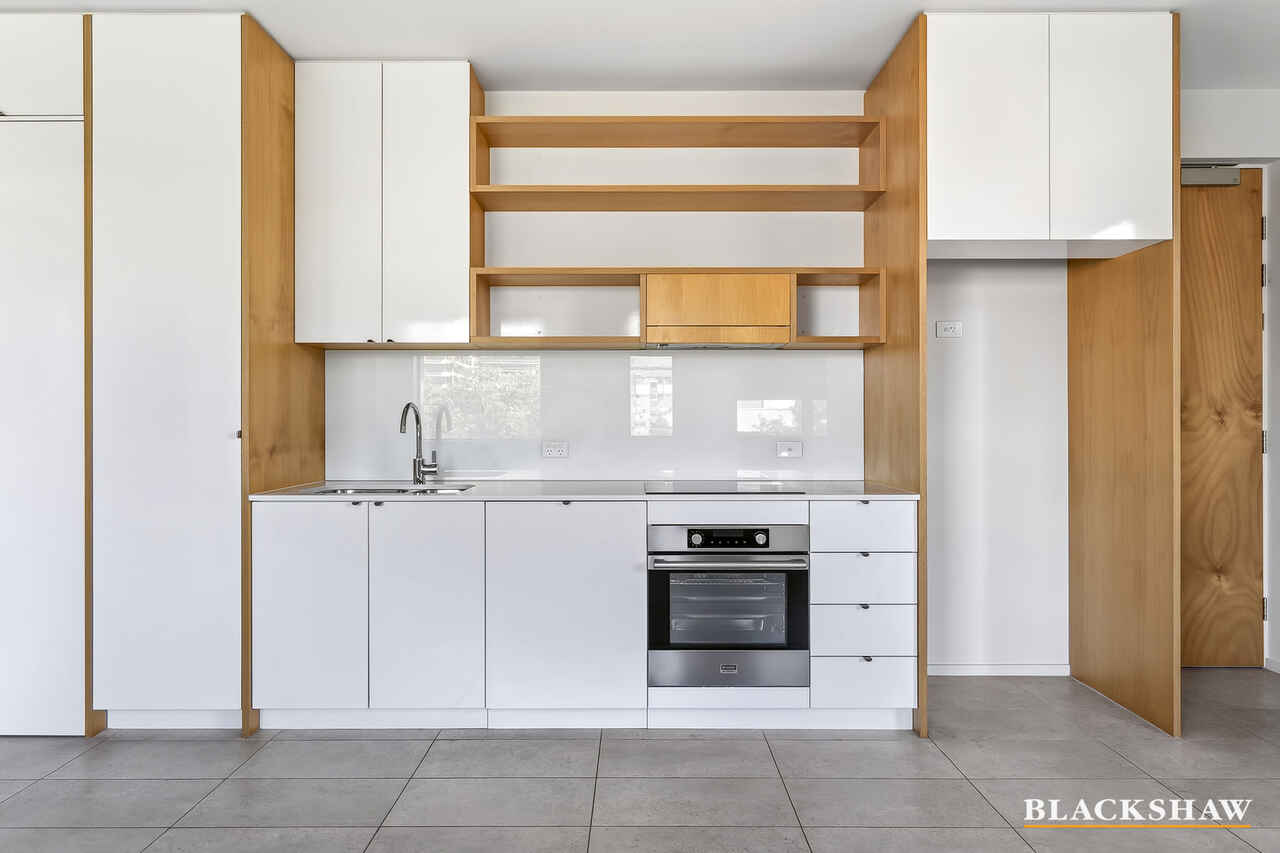 10/27 Moore Street Turner