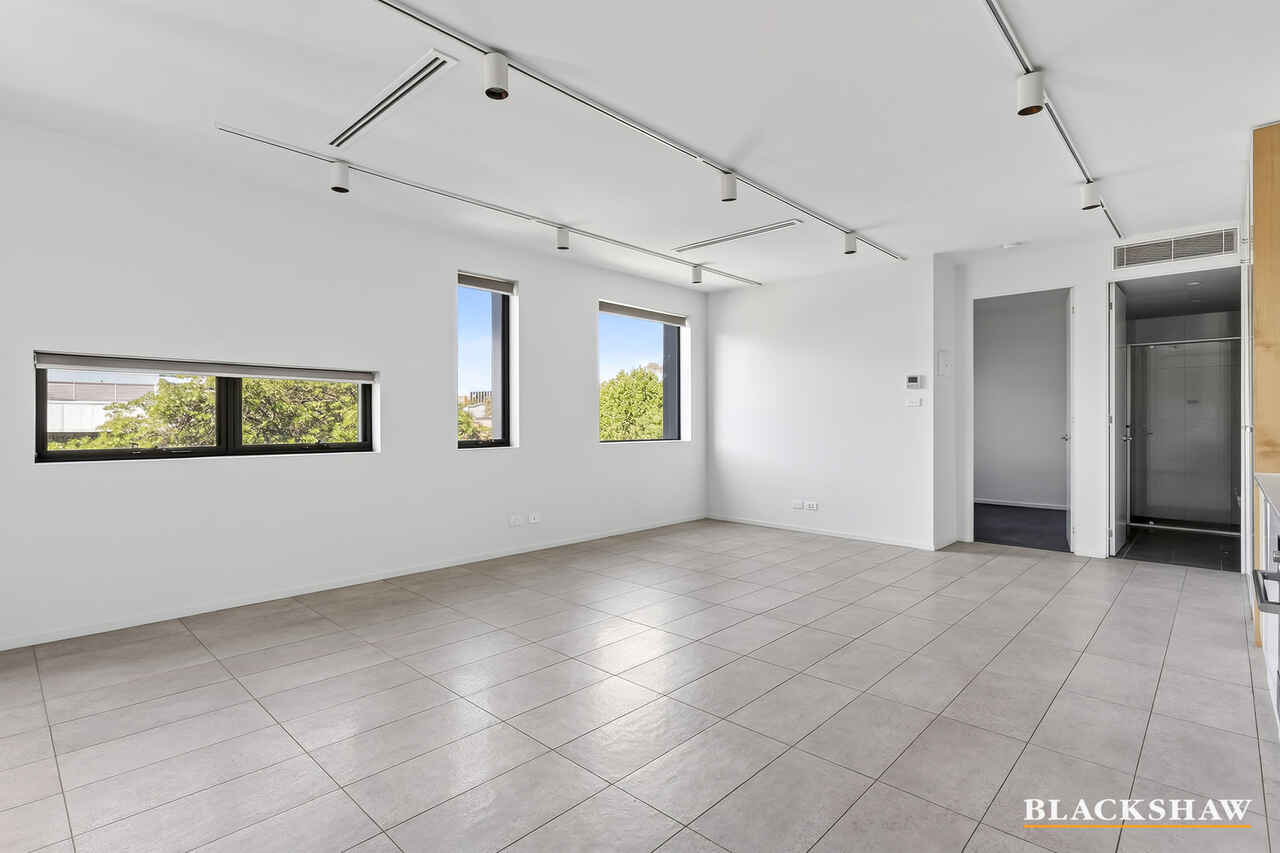 10/27 Moore Street Turner