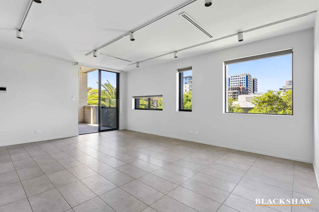 10/27 Moore Street Turner