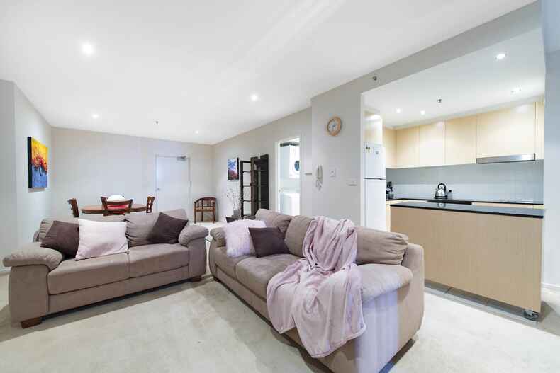 41/3 London Circuit City 41/3 London Circuit City