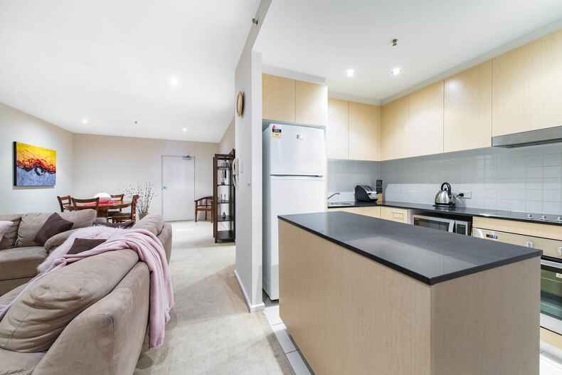 41/3 London Circuit City 41/3 London Circuit City