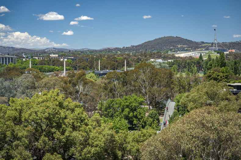 41/3 London Circuit City 41/3 London Circuit City