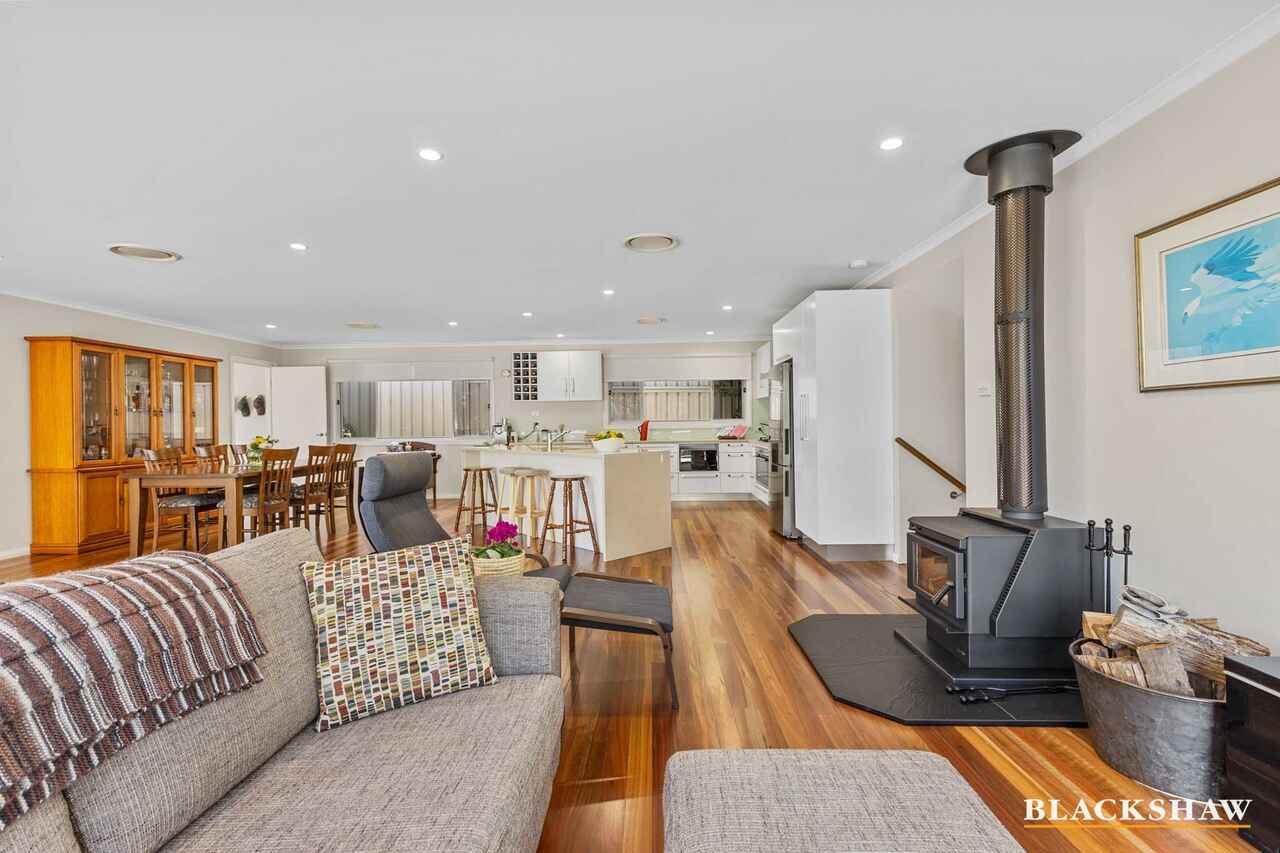 6 Courtenay Crescent Long Beach