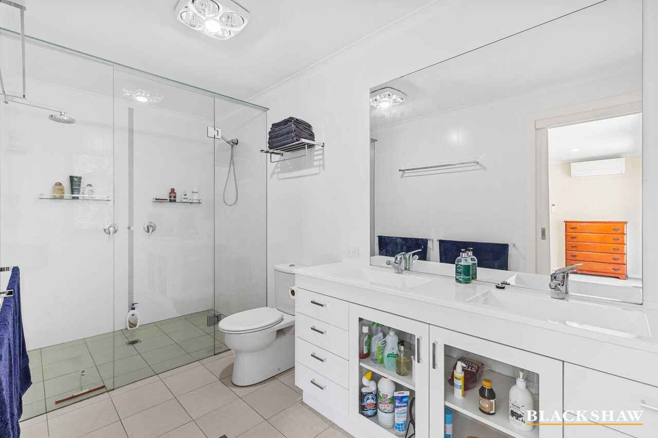 6 Courtenay Crescent Long Beach