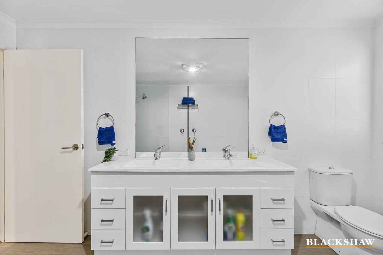 6 Courtenay Crescent Long Beach