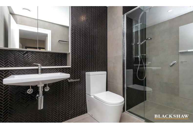 25/81 Constitution Avenue Campbell