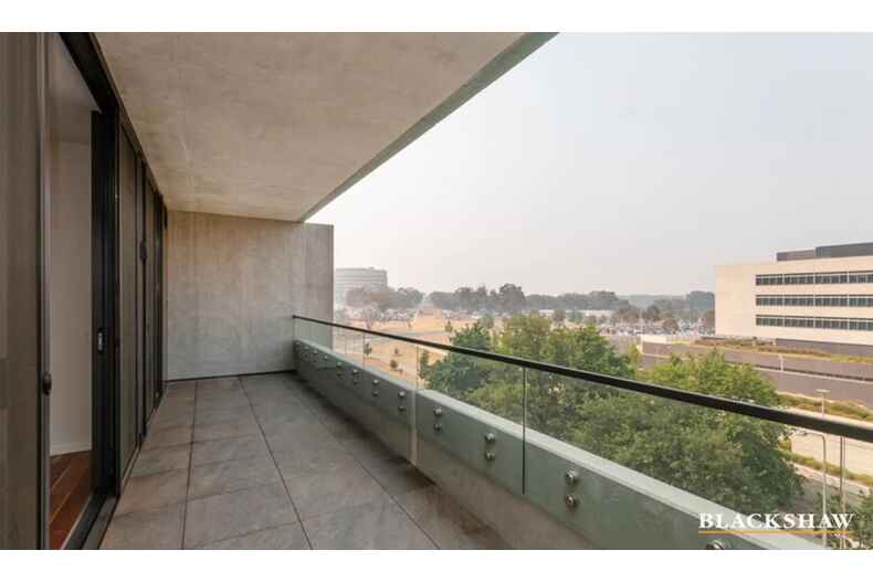 25/81 Constitution Avenue Campbell