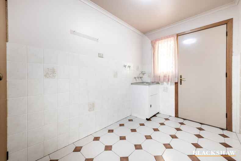 6 Willoughby Crescent Gilmore