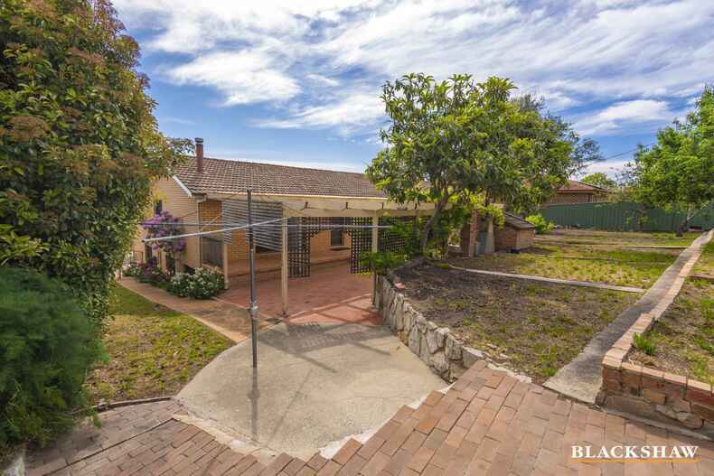 6 Willoughby Crescent Gilmore