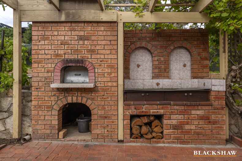 6 Willoughby Crescent Gilmore