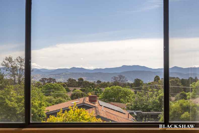 6 Willoughby Crescent Gilmore