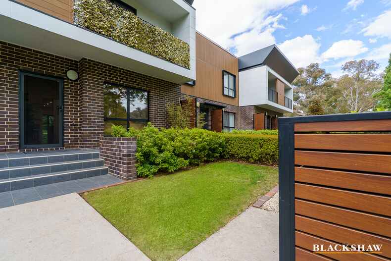 5D Murdoch Street Lyneham