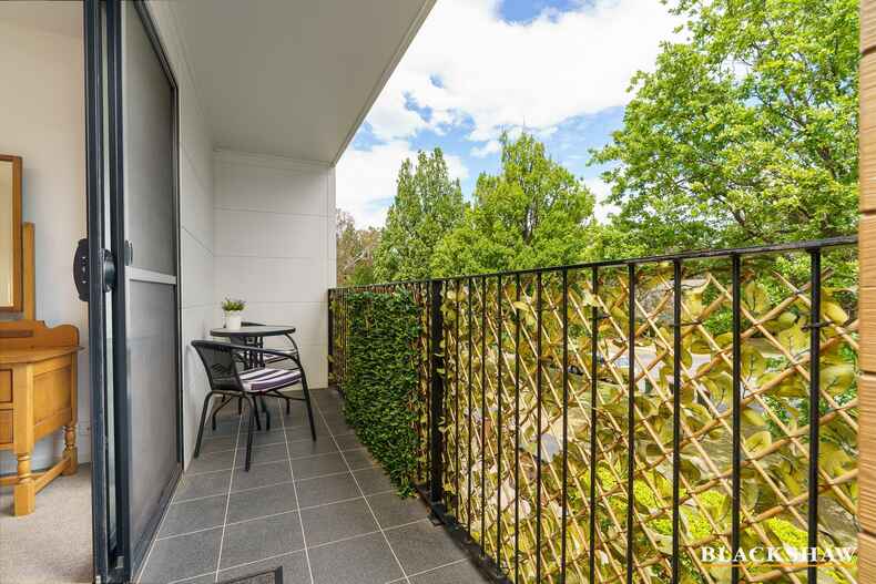 5D Murdoch Street Lyneham