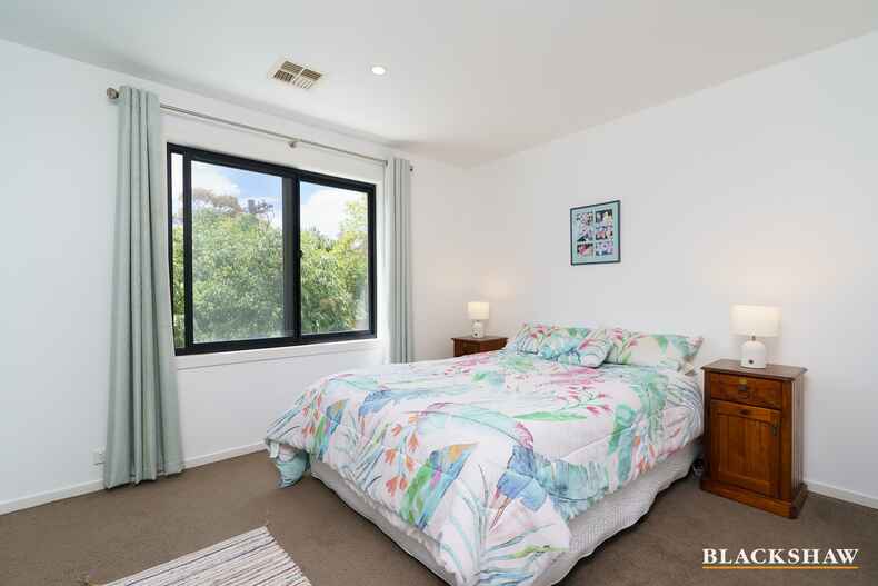 5D Murdoch Street Lyneham