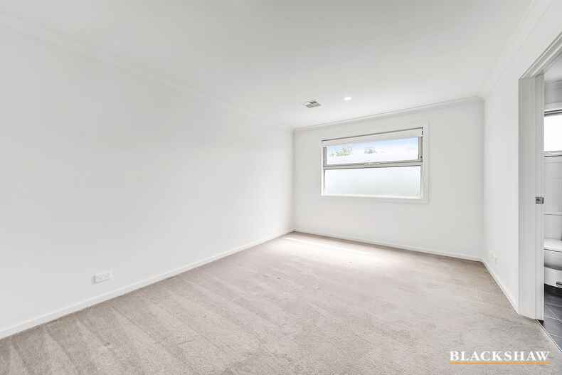 7/27 Yass Road Queanbeyan