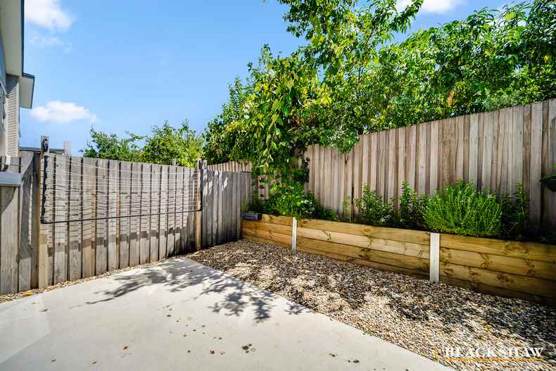 7/27 Yass Road Queanbeyan