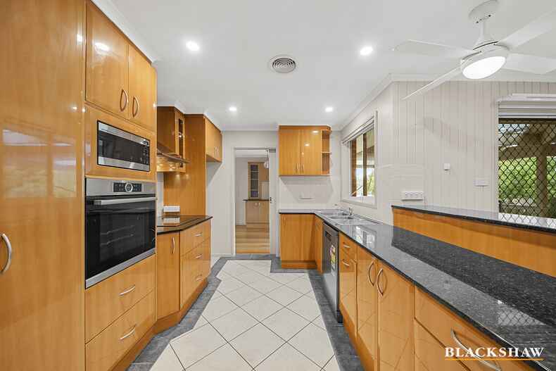 6 Schuler Place Mckellar