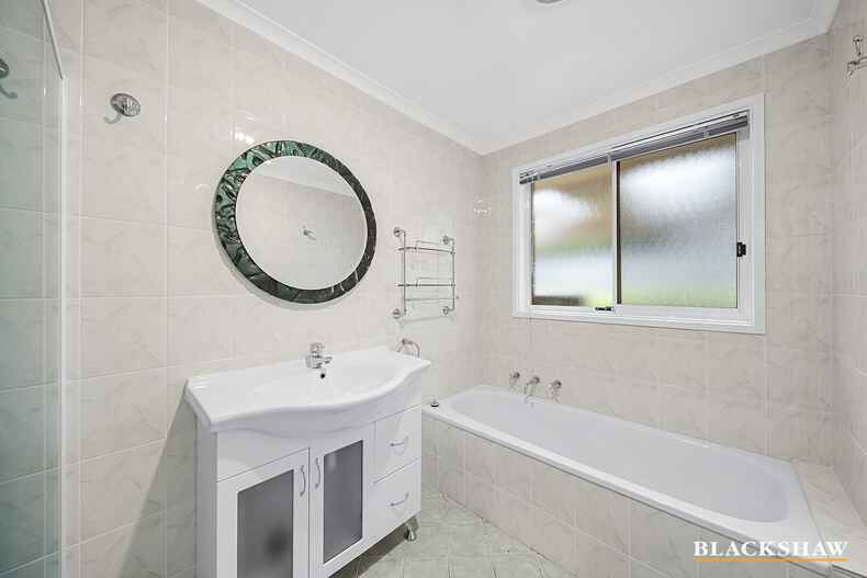 6 Schuler Place Mckellar