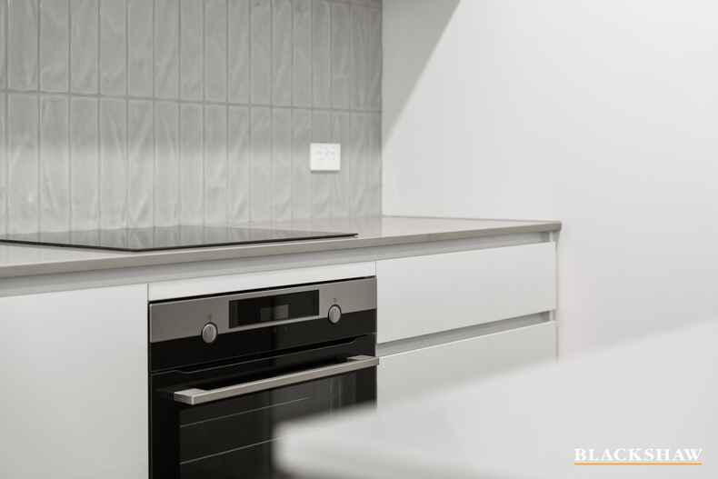 60/25 Trenerry Crescent Googong