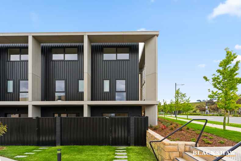 60/25 Trenerry Crescent Googong