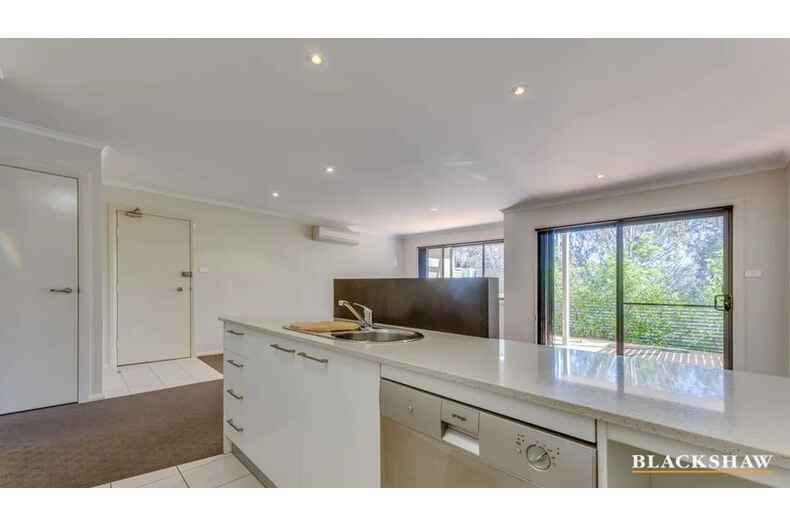 2/120 Athllon Drive Drive Greenway