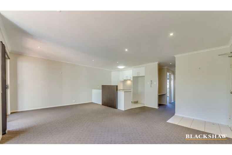 2/120 Athllon Drive Drive Greenway