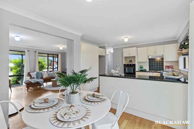 24 Berrima Parade Surfside