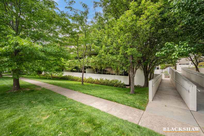 1/17 State Circle Forrest