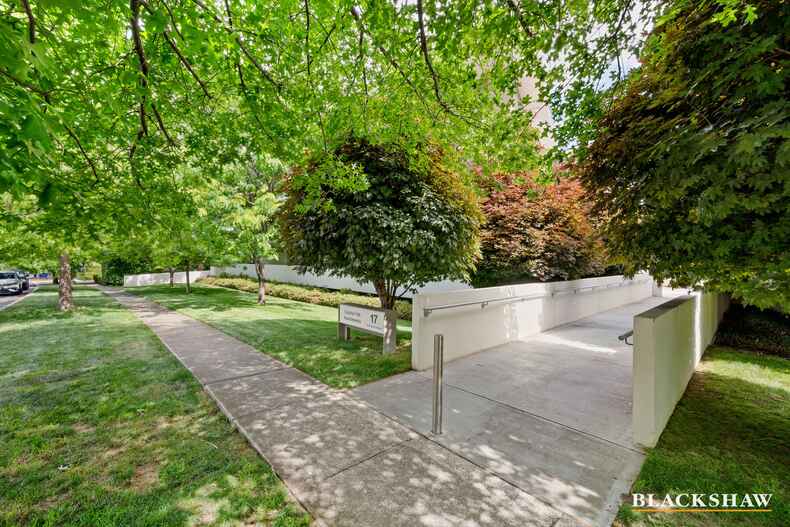 1/17 State Circle Forrest