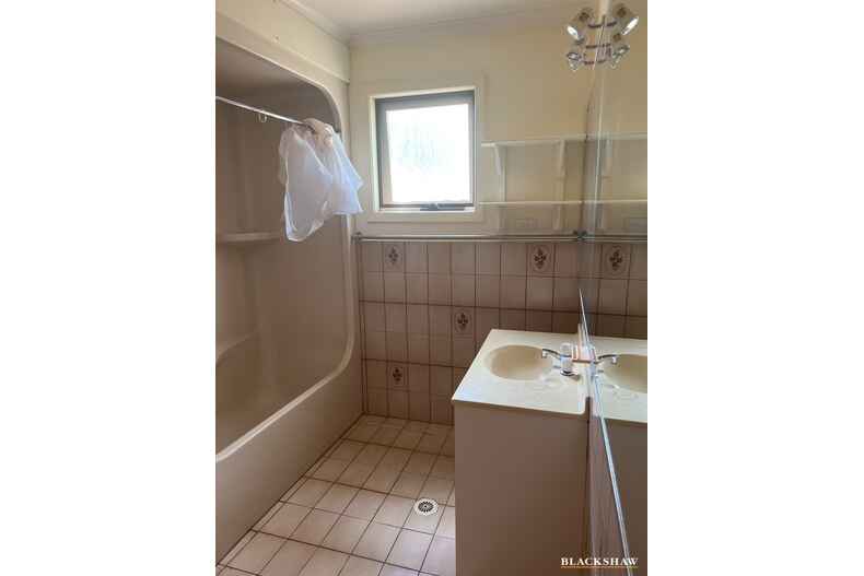 1/12 Matthew Parade Batehaven