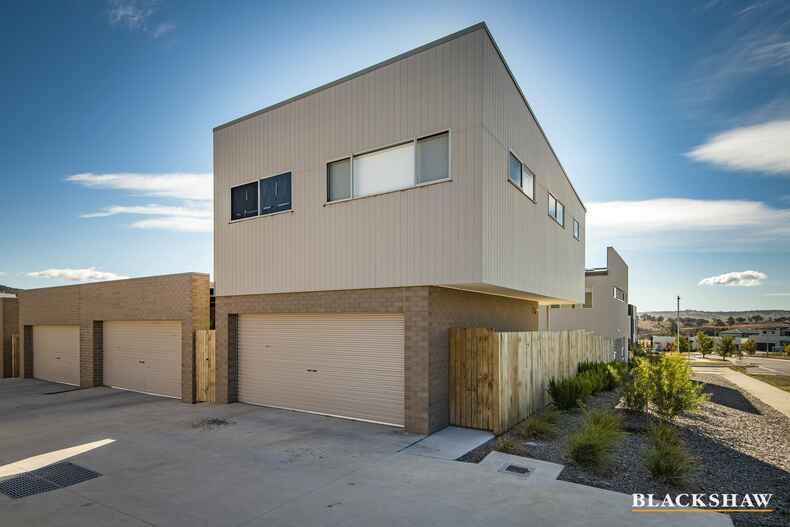 1a Chanter Terrace Coombs