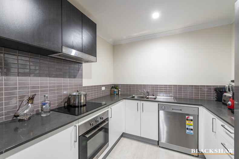 1a Chanter Terrace Coombs