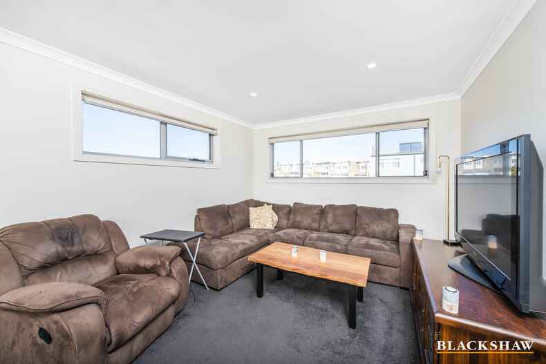 1a Chanter Terrace Coombs