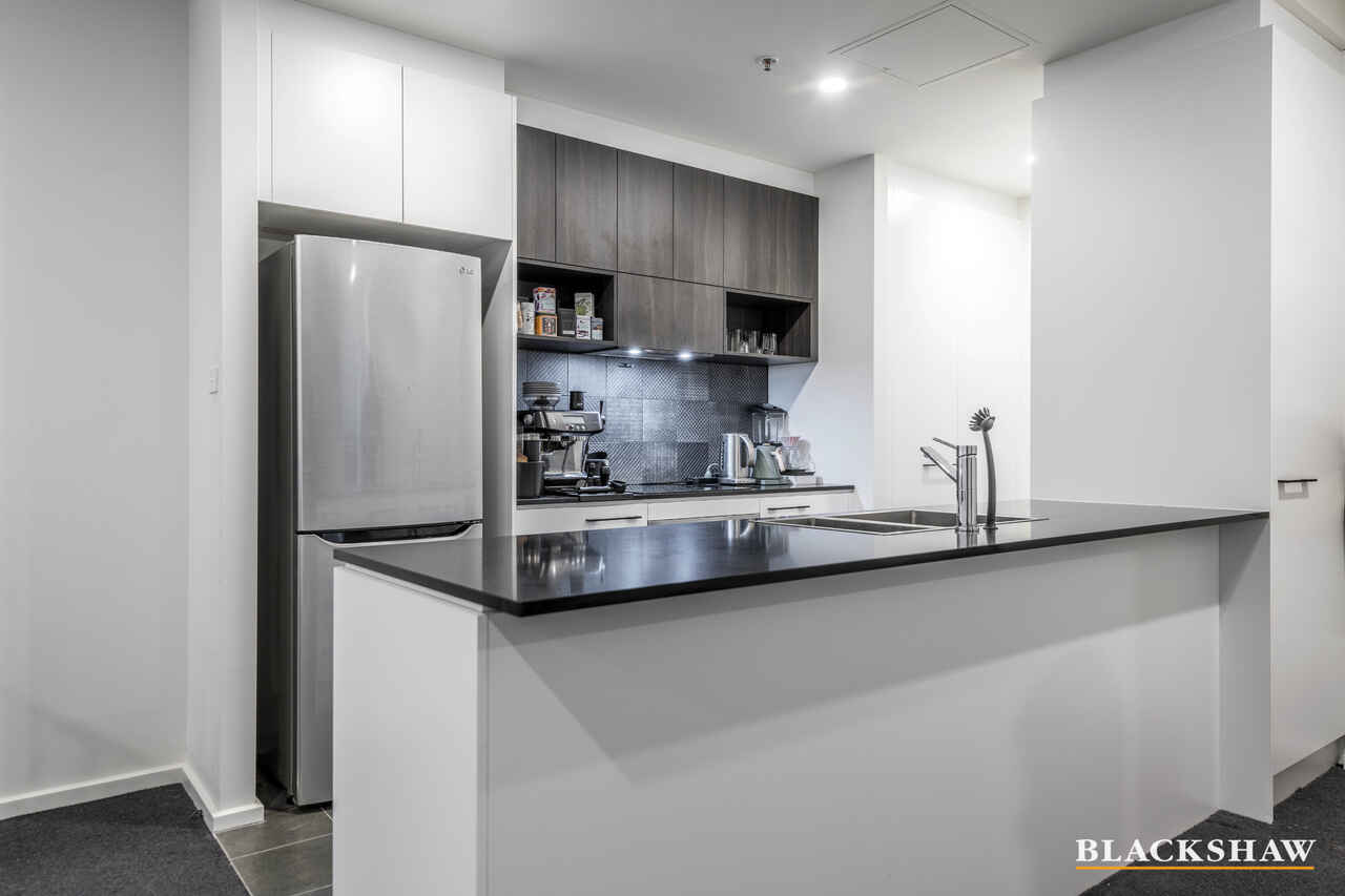 82/15 Irving Street Phillip