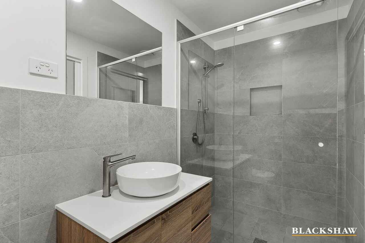 13/12 Ellison Harvie Close Greenway