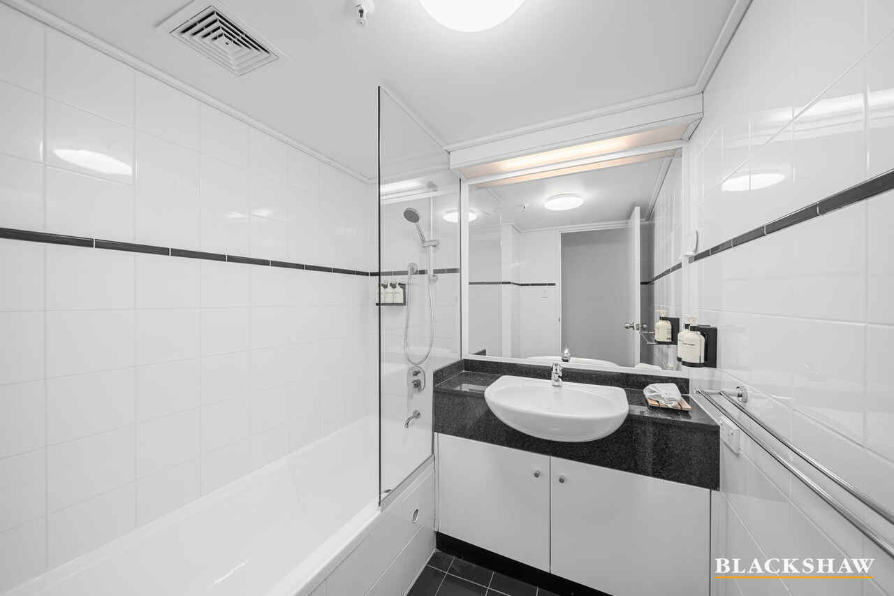 101/2 Marcus Clarke Street City