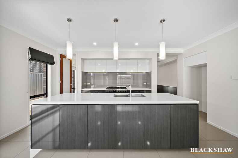 28  Garraway Crescent Googong