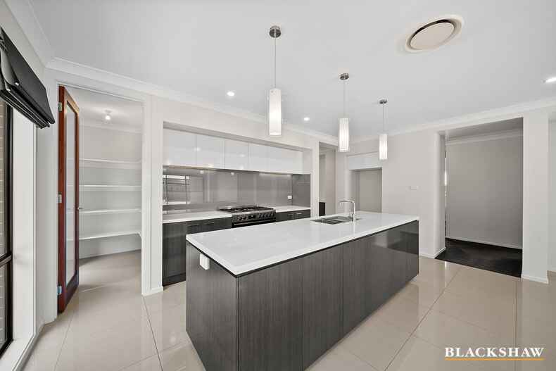 28  Garraway Crescent Googong